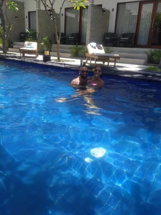 Villa Pine Tree Gili Trawangan Exterior photo