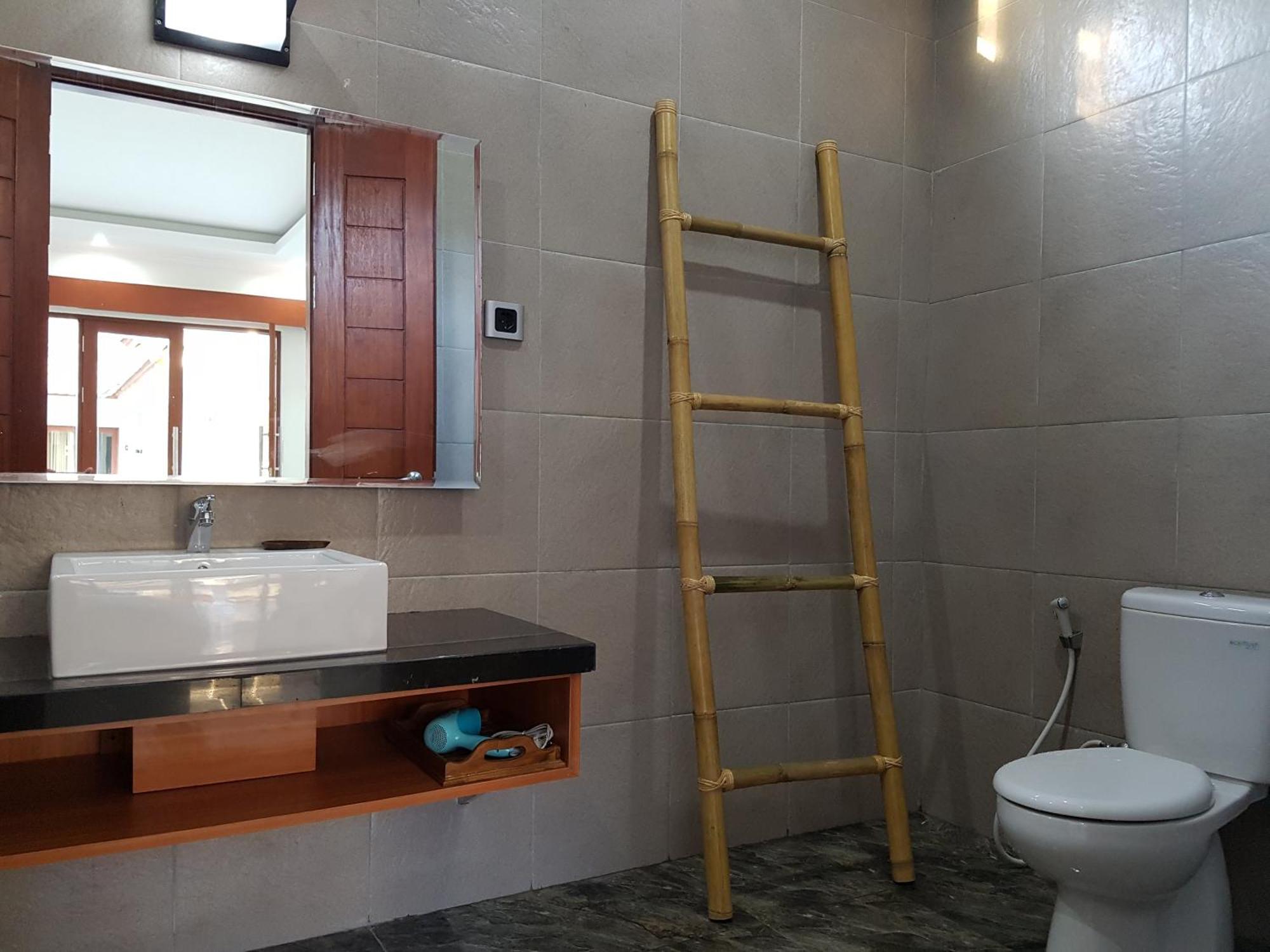 Villa Pine Tree Gili Trawangan Exterior photo