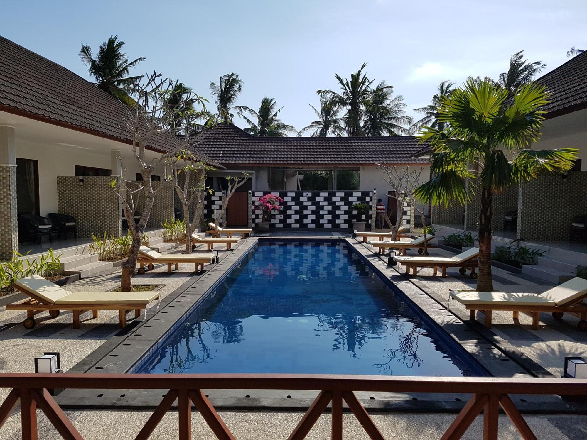 Villa Pine Tree Gili Trawangan Exterior photo