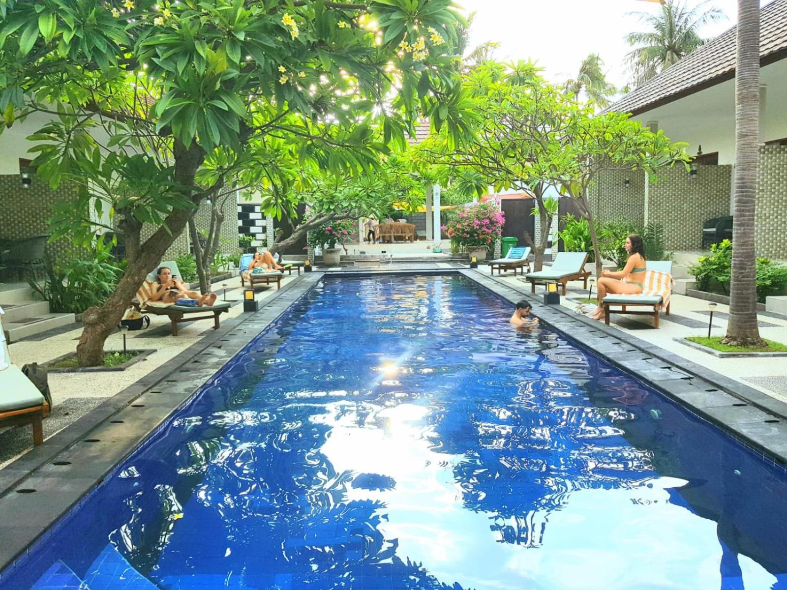 Villa Pine Tree Gili Trawangan Exterior photo