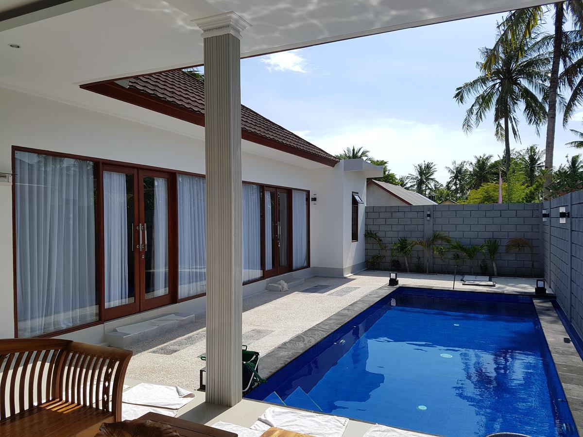 Villa Pine Tree Gili Trawangan Exterior photo