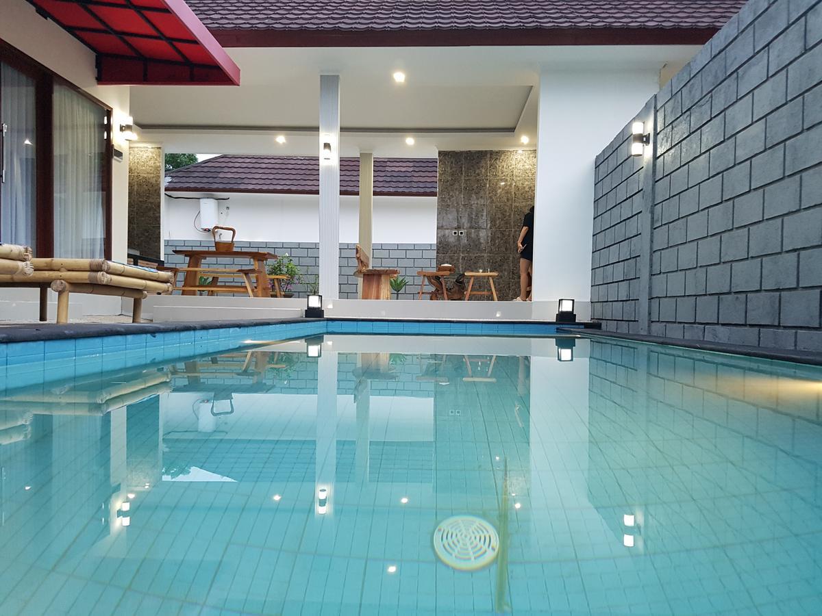 Villa Pine Tree Gili Trawangan Exterior photo