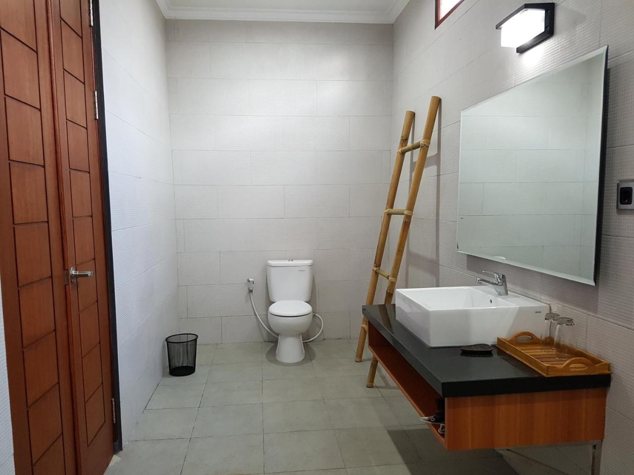 Villa Pine Tree Gili Trawangan Exterior photo